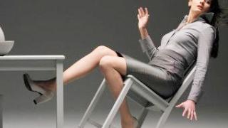 Фитнес на рабочем месте: 7 упражнений для девочек