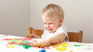 Белка, слон и попугай. Кто живет на детских ладошках?