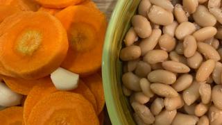 Морковный суп-пюре с белой фасолью