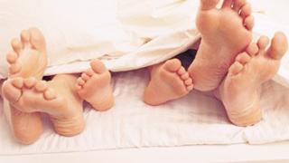 Скорей в свою кроватку! Как отучить ребенка от совместного сна?