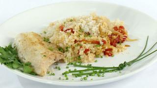 Судак, запеченный с гречневой крупкой (рецепт с видео)