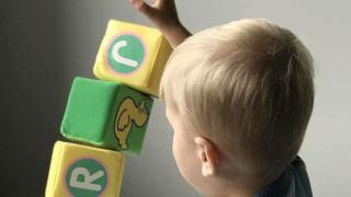 Как захотеть играть с ребенком. Простые развивающие игры для малышей от года до трех лет