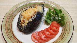 Скалкой битые, в духовке печёные, баклажаны фаршированные. Нежные и сочные!