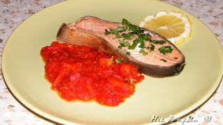 Рыба паровая с соусом из томатов и перцев