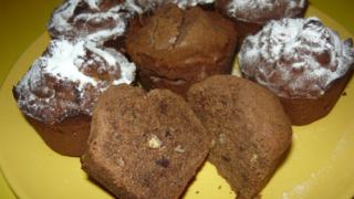 Шоколадно-кофейный кекс с кусочками шоколада