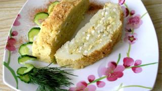 Рулет картофельный с капустой и яйцом