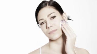 Снятие макияжа: полезные советы по уходу за лицом