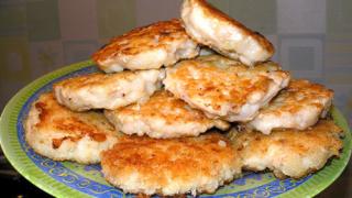 Биточки из пеленгаса с кальмарами