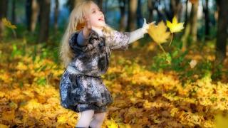 Разрешать ли ребенку лезть в грязь на прогулке?