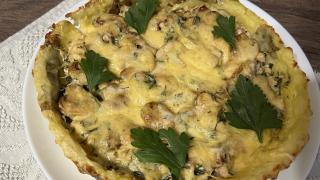 Простой заливной пирог с мясом и грибами без теста